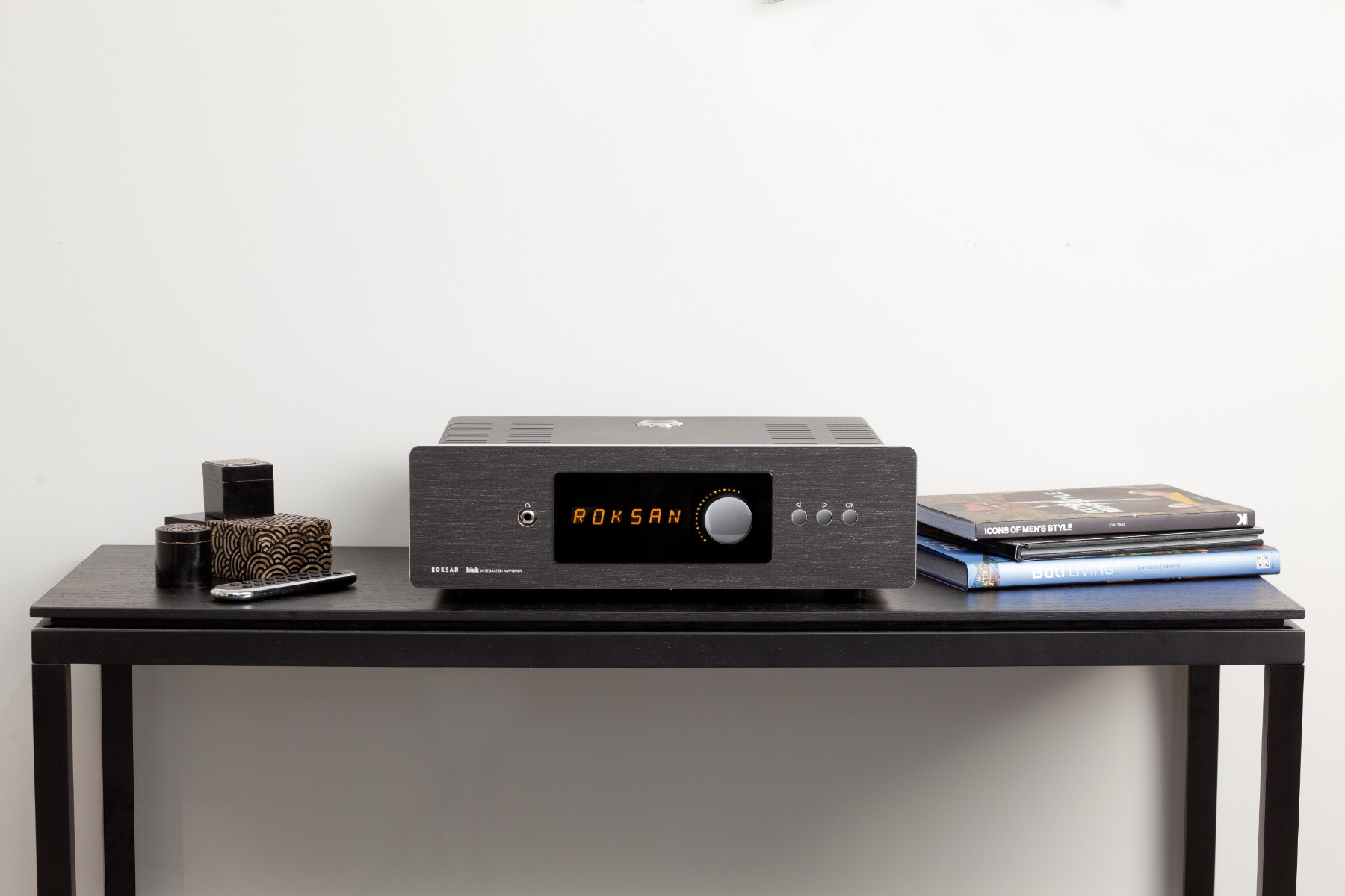 Blak Integrated Amplifier